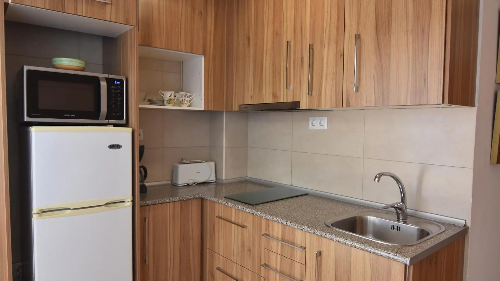 Apartamento Rnet - 600 Garbi 01-40 Rosas