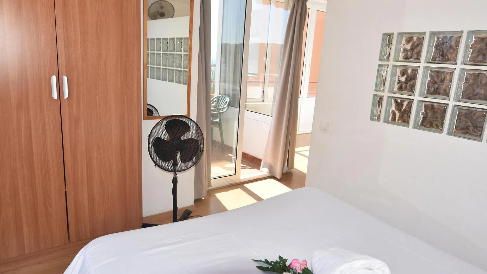 Apartamento Rnet - 600 Garbi 01-40 Rosas